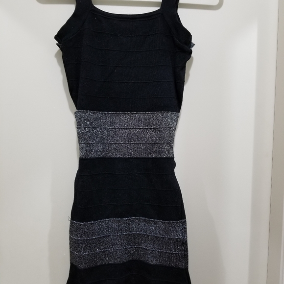 Sleeveless bandage dress - Picture 2 of 3